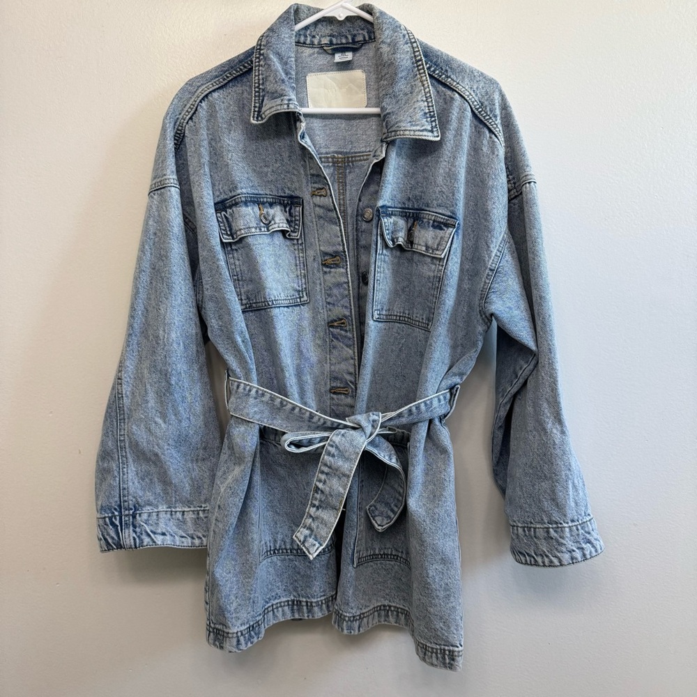 H&M Oversized Light Blue Jean Jacket - Picture 2 of 3
